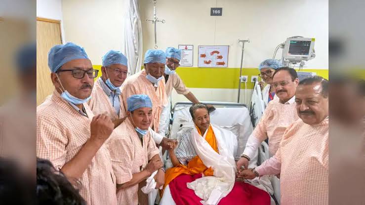 सोनम वांगचुक ने 26 दिन बाद अनशन तोड़ा
