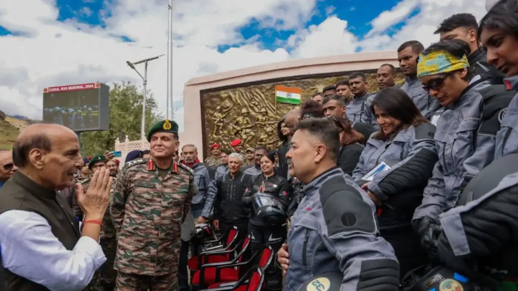 कारगिल विजय दिवस: राजनाथ सिंह बोले- पाकिस्तान से बात सिर्फ़ PoK पर होगी